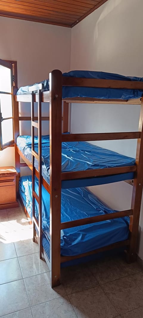 Bedroom, bunk bed