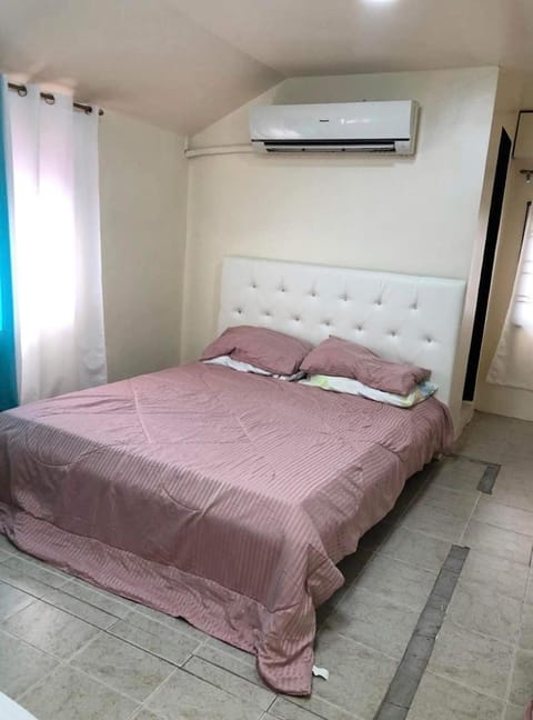 House 12 person capacity 2 queen size bed and 5 single bed Condo in Davao City