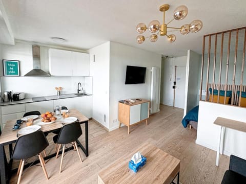 Superbe appartement-Massy RER/TGV-Netflix/Disney+ Condo in Massy
