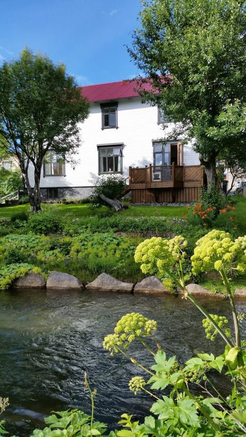 Árból Guesthouse Bed and Breakfast in Northeastern Region
