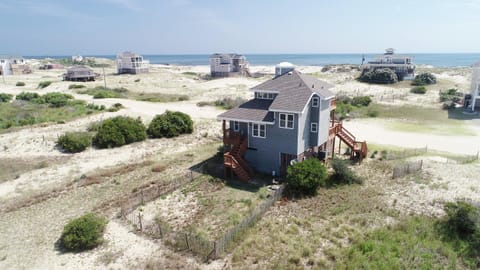 4x1678, Turtle Trax-Semi-Oceanfront, Pets Welcome, Wild Horses, Ocean Views! Casa in Carova Beach