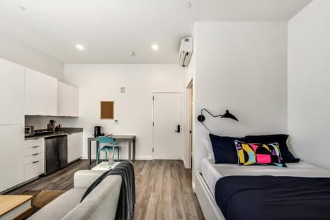 Brand New Unique Studio Suite Near Downtown Condo in Alameda
