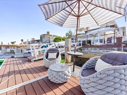 Stunning Bayfront Home w Epic Dock on Peninsula House in Balboa Peninsula