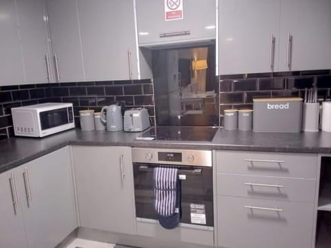 Big spacious 4 Bed House Romford London House in Romford