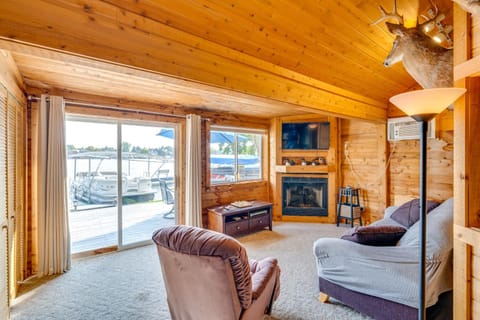 Lakefront Wisconsin Escape with Boat Dock and Kayaks! House in Okauchee Lake
