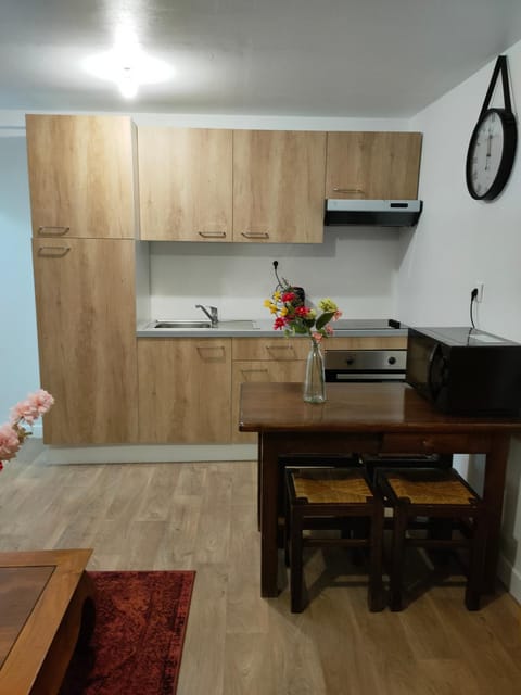 un duplex de trois pièces dans un pavillon Apartment in Gagny