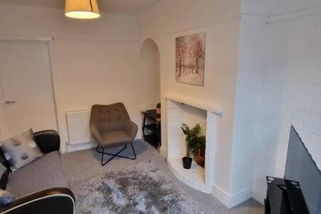 Cosy Fresh New Refurbished House Apartment in Doncaster