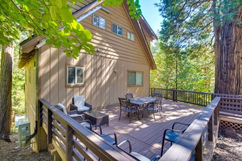 Lake Arrowhead Cabin Rental about 1 Mi to Village! Haus in Lake Arrowhead