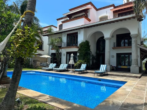 6BR Exclusive Beachfront Retreat by Solmar Rentals Villa in Cancun