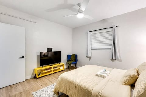 Stylish 2BR central Fast Wi fi virg2 Copropriété in Miami Springs