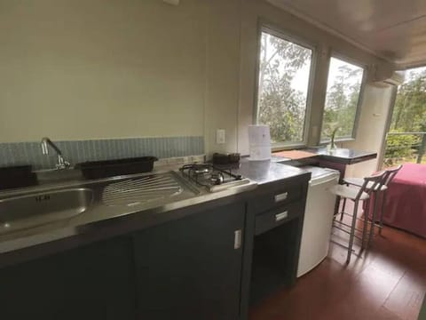 Kitchen or kitchenette, Dining area, pet friendly, stove