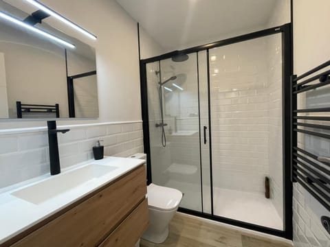 Shower, Bathroom