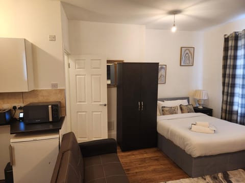 Immaculate 1-Bedroom in Greenhithe Apartment in Dartford