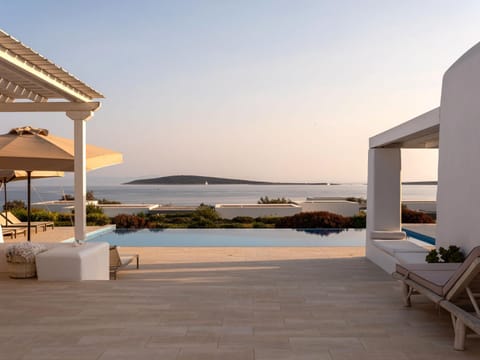 Property building, Patio, Pool view, Sea view, Swimming pool, sunbed