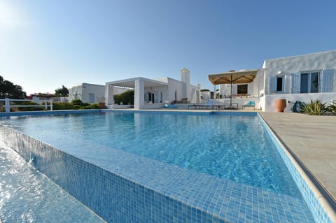 Property building, Pool view, Swimming pool, sunbed