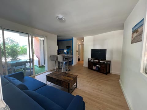 Bel appartement bleu à la plage pour 4 personnes Copropriété in Le Lavandou