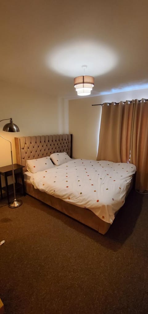 Luxurious and spacious 1 bd flat Condo in Basildon