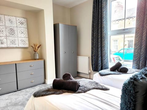 Carvetii - ANNE House Room 1 - Dbl bed Ground floor en-suite Condo in Carlisle