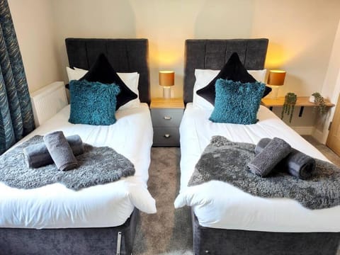 Carvetii - ANNE House Room 1 - Dbl bed Ground floor en-suite Condo in Carlisle