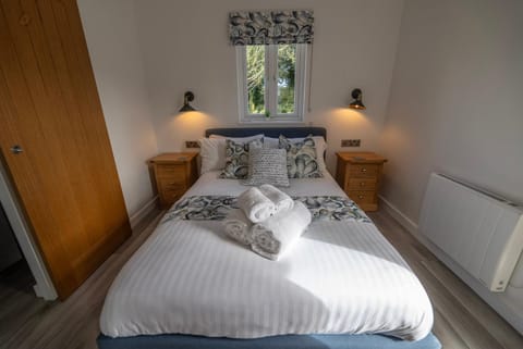 Olverstone Lodge, a beautiful Cornish lodge with wood burner & garden Apartment in Saint Austell