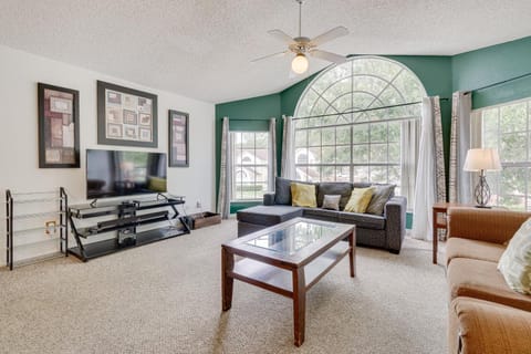 Family-Friendly Kissimmee Condo with Central AandC! Condominio in Kissimmee