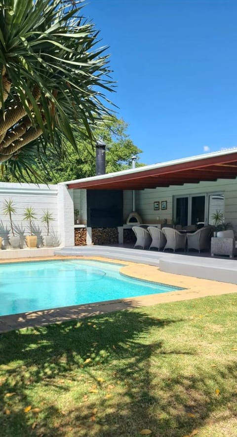 Central Stellenbosch Home (4 bed, pool & inverter) House in Stellenbosch