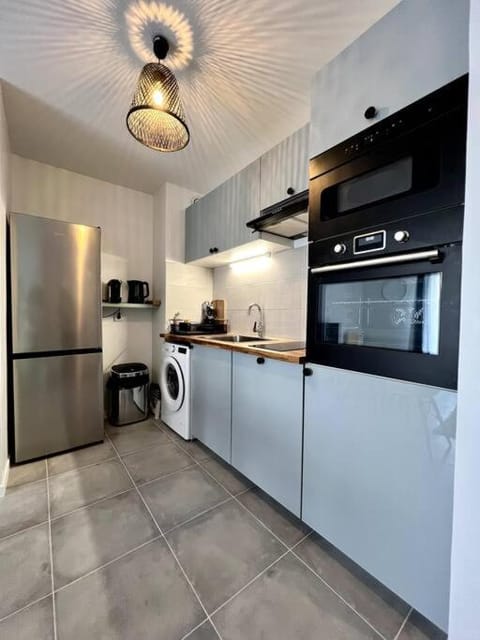 !NEW! Disney/Paris - 50m RER A Condo in Noisy-le-Grand