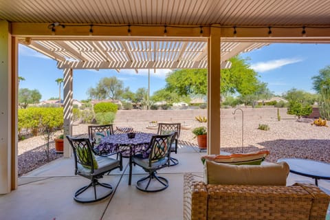 Serene Surprise Vacation Home with Patio - Near Golf House in Sun City Grand