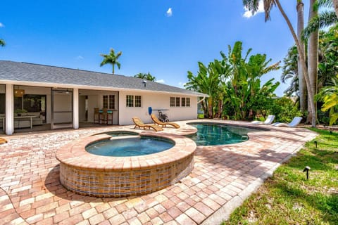 Luxury Pool & Spa Home near Beaches & Downtown House in Fort Myers