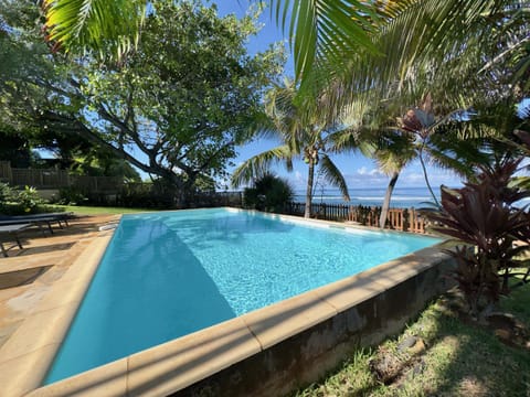 Aigue-Marine - villa pieds dans l'eau avec piscine à Grand-Fond, Saint-Gilles-Les-Bains Villa in Saint-Paul