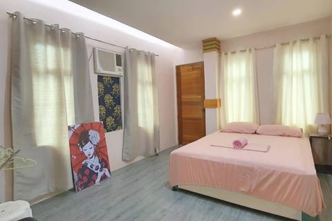 2 Houses w/ parking for best guest House in Iloilo City