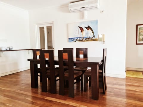 Rose at Victoria Park - Extended Stay Apartment Condo in Colombo