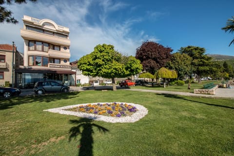 Property building, Garden, On site