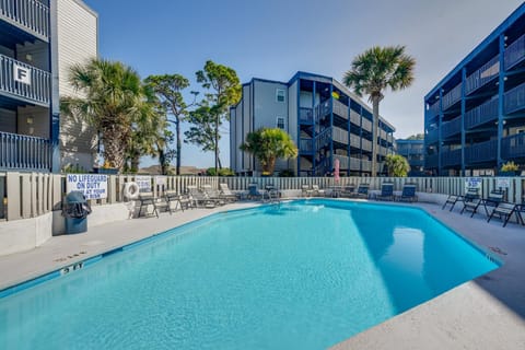 North Myrtle Beach Oasis with Community Pool! Condo in North Myrtle Beach