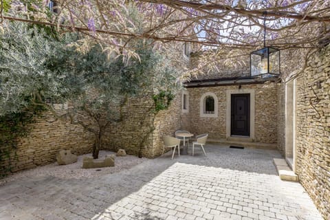 Mas avec vue spectaculaire sur le Luberon, 330 m2 Villa in Gordes