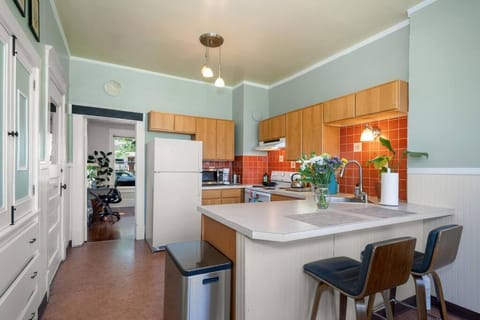 2BR 1BA Small Town Feel Pets Allowed Casa in Spokane