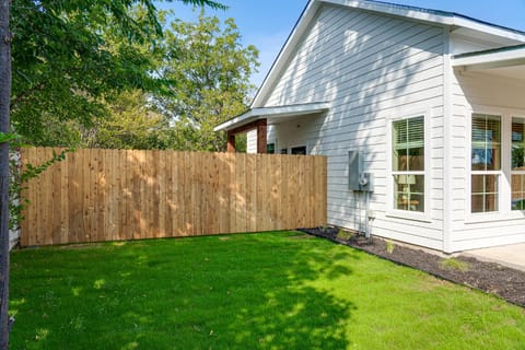 Property building, Spring, Day, Garden, Garden view