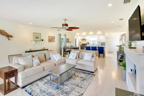 Edgewater Vacation Home with Game Room and Pool Access House in Edgewater