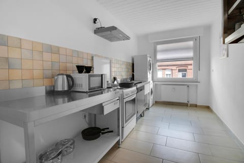 Kitchen or kitchenette, minibar, pet friendly, stove