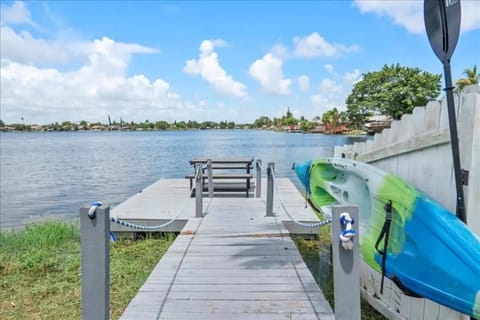 Lakefront 3 Bdrm F Lauderdale Vacation & Casino House in Dania Beach