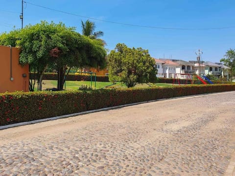 Casa Completa en Real del Country Alberca y Playa House in Manzanillo