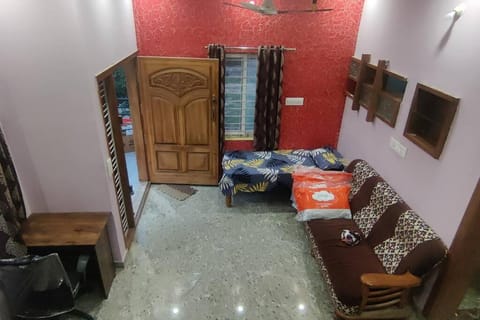 Beautiful corner villa with kitchen and wifi Condo in Bengaluru
