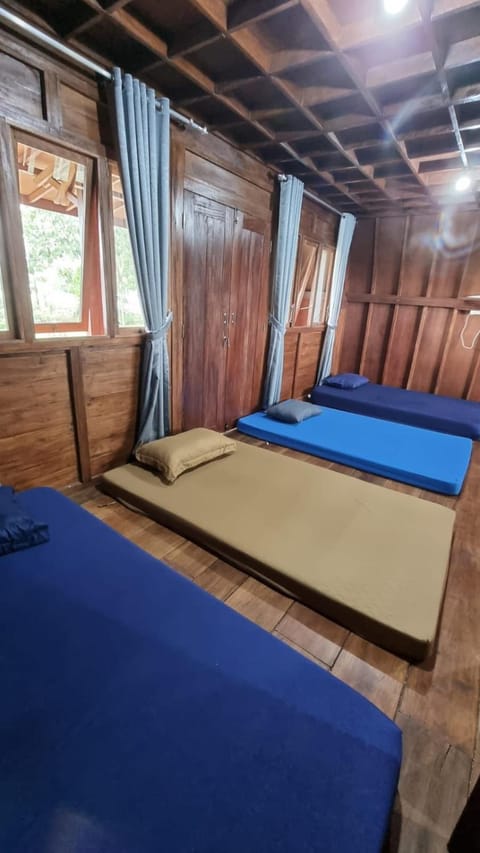 Mroom Villa Lodge nature in Cisarua