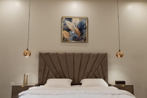 Bed, Photo of the whole room, Decorative detail, Bedroom