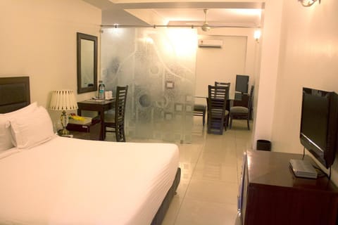 Hotel Bluestone Hotel in Noida