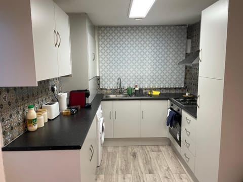 Modern big 2 bedroom in Northolt with terrace parking Condo in Hayes