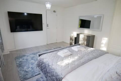 Giomakay luxury Rooms Milton Keynes Bed and Breakfast in Milton Keynes