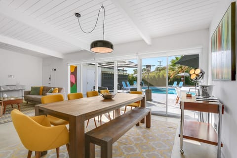 Bright & Harmonious Oasis - A Ryson Property House in Palm Springs