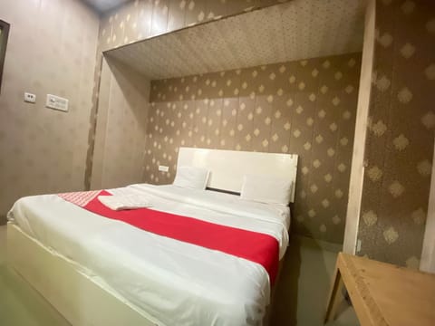 Kartik Residency Hotel in Noida