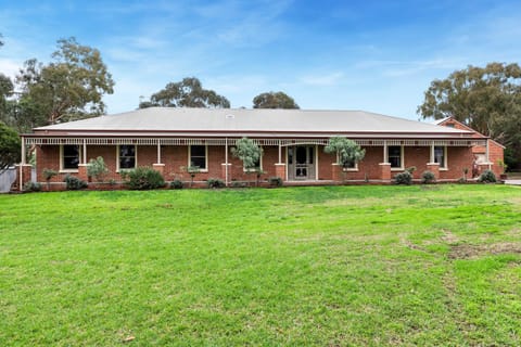 10BR Great Ocean farmstay for 20 people Moradia in Geelong